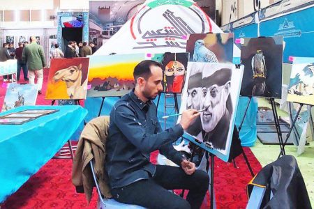 هنرمند نقاش اورموی پرتره شهید « سردار قاسم سلیمانی» را در« کرکوک » عراق به تصویر کشید