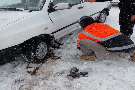 مسدود شدن راه دسترسی 90 روستای آذربایجان غربی به دلیل بارش برف و کولاک