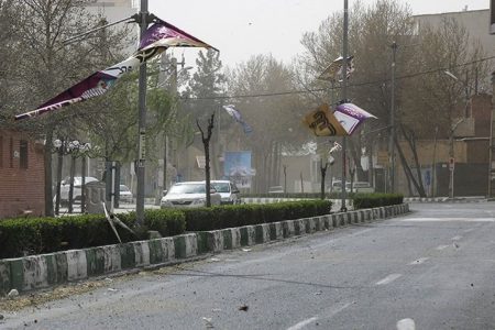 رگبار باران و تندباد میهمان آسمان آذربایجان غربی