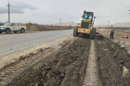 تسطیح و رگلاژ ۱۶۰ کیلومتر از راه‌های روستایی شهرستان پیرانشهر