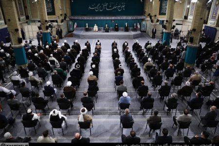 دیدار مسئولان نظام و میهمانان کنفرانس وحدت اسلامى‌ با رهبر انقلاب