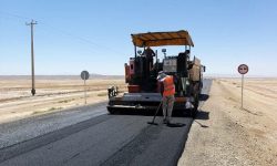 انجام ۱۵ کیلومتر آسفالت راههای روستایی شهرستان میاندوآب تا پایان فصل کاری سال جاری