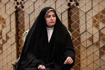تصاویر | پوشش متفاوت نماینده زن پارلمان عراق در تهران / حجاب او در بغداد را هم ببینید
