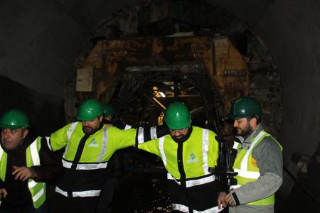 خبرنگاران ۷۰ رسانه از تونل انتقال آب دریاچه ارومیه بازدید کردند