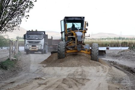 آغاز عملیات اجرائی آسفالت محور روستائی منتهی به تالاب گلمرز شهرستان ارومیه