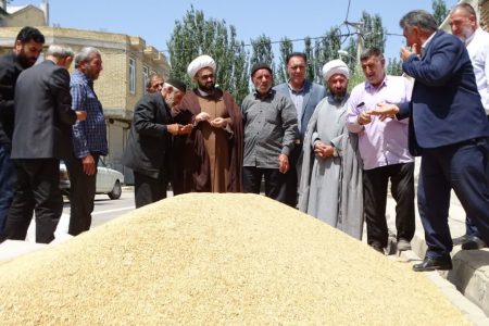 مردم شهرستان چهاربرج به پرداخت زکات همت کنند