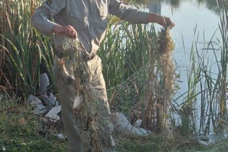 جمع آوری تور صید غیرمجاز از رودخانه زرینه رود شاهیندژ