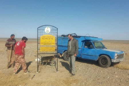 نصب تابلوهای هشداری در پارک ملی دریاچه ارومیه