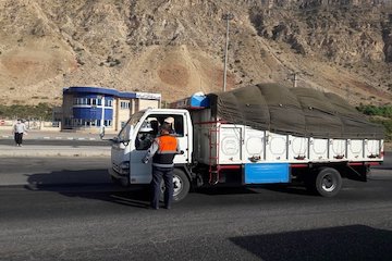 صدور نزدیک به ۶ هزار پروانه عبور بارهای ترافیکی از جاده های آذربایجان غربی