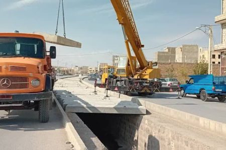 تداوم عملیات پوشش کانال خیابان یوسفی۲ ارومیه