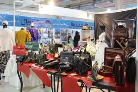 برگزاری نمایشگاه صنایع‌دستی در دانشگاه آزاد اسلامی ارومیه