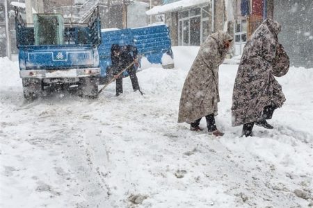 آذربایجان‌ غربی تا دوازده درجه سردتر می‌ شود