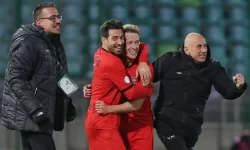 ذوب آهن ۰_۱ تراکتور/ انتقام‌گیری به سبک دراگان؛ بازگشت به صدر با تعویض طلایی