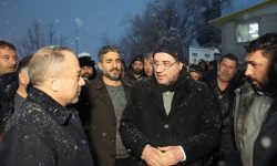 استاندارآذربایجان غربی پای کار مردم آمد/ نقد به مدیریت شهری ارومیه در مواجهه با بارش برف