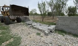 قلع و قمع ۱۶ مورد ساخت‌وساز غیرمجاز در اراضی کشاورزی میاندوآب