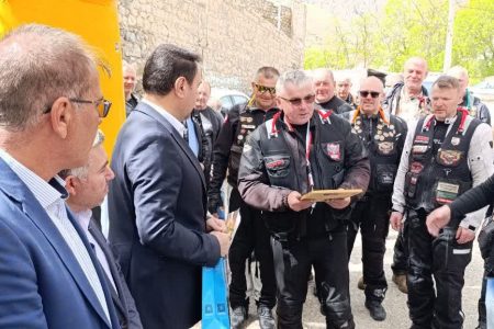استقبال از موتورسواران لهستانی در مرز بازرگان