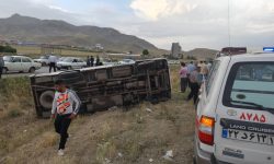 واژگونی مینی‌بوس در محور ارومیه – سلماس؛ ۱۱ نفر مصدوم شدند