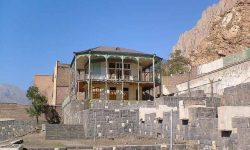 عمارت کلاه‌فرنگی و ساختمان هلال احمر ماکو به سرمایه‌گذار واگذار شد