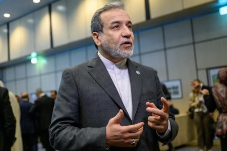 دیدار عراقچی با پوتین در سایه تجاوز نظامی آمریکا به فردو / ایران؛ با قاطعیت پاسخ می‌دهیم