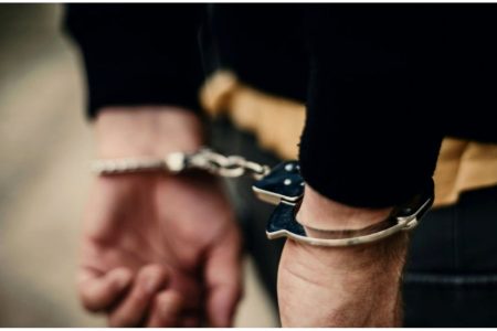 دستگیری ۸ خائن به وطن در هنگام خروج از کشور+ جزئیات