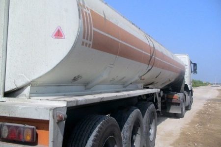 قاچاقچی سوخت در ماکو زمین‌گیر شد