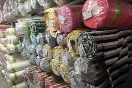 ضبط ۴۰ طاقه پارچه خارجی قاچاق و محکومیت قاچاقچی در مهاباد