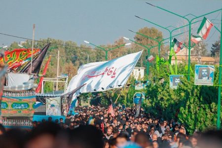 ارومیه در سوگ کربلا؛ جاماندگان اربعین از میدان شهدا تا گلزار شهدا هم‌قدم شدند