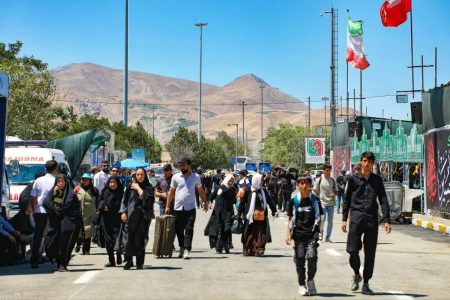 رشد ۳۷ درصدی ورود زائران حسینی از مرز تمرچین در اربعین