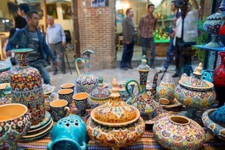 نمایشگاه صنایع‌دستی خوی هم‌زمان با جشنواره شمس و مولانا افتتاح شد
