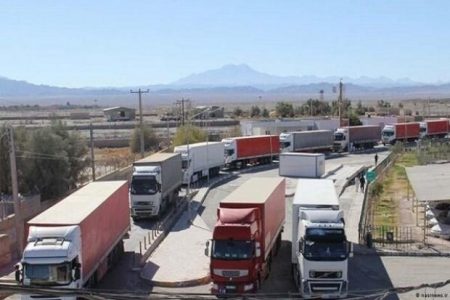 تردد ۲ هزار دستگاه ناوگان ترانزیتی از پایانه مرزی تمرچین در پنج‌ماهه نخست سال جاری
