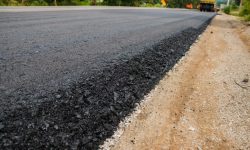 آغاز پروژه بهسازی و روکش آسفالت ۱۲ کیلومتر راه روستایی در شاهین‌دژ