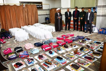 ۹۷۰ بسته لوازم‌التحریر بین دانش‌آموزان نیازمند ماکو توزیع شد