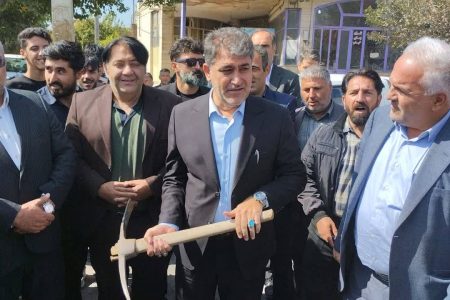 کلنگ‌زنی احداث پل سه دهانه در روستای گوهران خوی