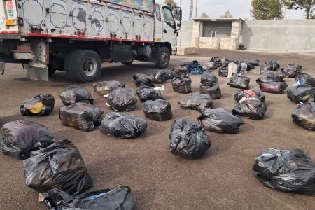 توقیف محموله پنج میلیارد ریالی پوشاک قاچاق در باروق