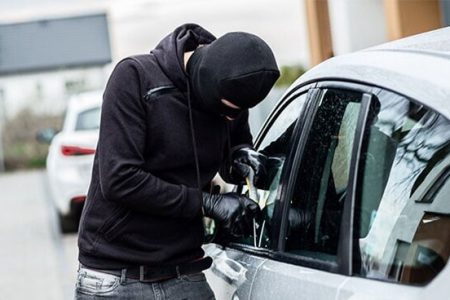 دستگیری سارق حرفه‌ای خودرو در ارومیه با ۲۰ فقره سرقت