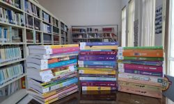 اهدای ۴۵ جلد کتاب کمک‌درسی به ارزش ۳۰۰ میلیون ریال به کتابخانه ملت تکاب