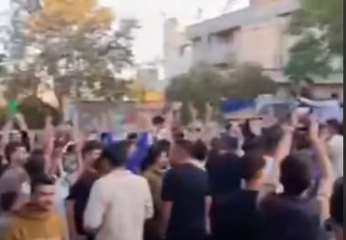 بی‌فرهنگی یا تعصب کور کردها در ارومیه؛ رفتار عجیب و  نابخردانه هوادارن تیم روناهی پس از برد در لیگ استانی