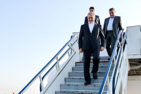 ورود رئیس‌جمهور به ارومیه در یازدهمین سفر استانی دولت وفاق ملی