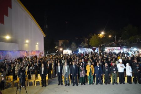 آوازه مهمان‌نوازی ایرانیان در جهان طنین‌انداز شود / موزه‌های ایران پر از دلاوری‌های آذربایجان است