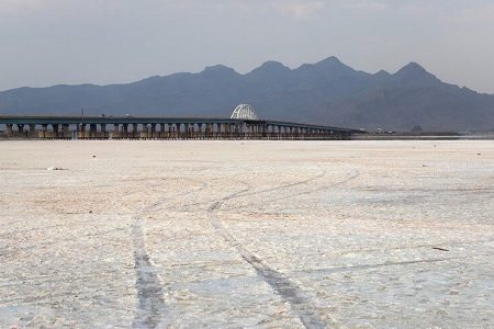 برای نجات دریاچه ارومیه، هماهنگی دستگاه‌ها حیاتی است