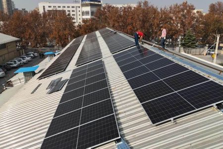 توزیع برق آذربایجان‌غربی ۲۰ درصد مصرف خود را با انرژی خورشیدی تأمین می‌کند