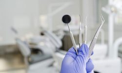 پلمب ۱۰ مرکز غیرمجاز دندان‌پزشکی در میاندوآب