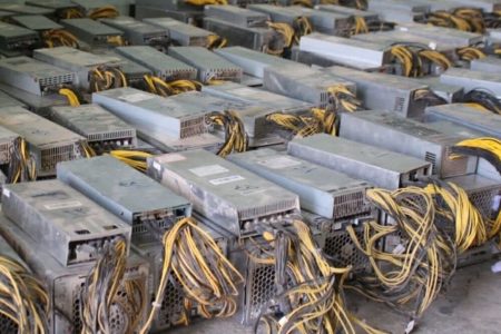 ۹۴۰ دستگاه ماینر غیرمجاز در آذربایجان‌غربی کشف و ضبط شد