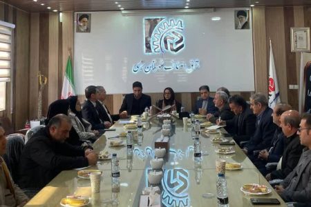 بازدید رئیس مرکز ملی فرش ایران از خوی و بررسی مشکلات و نیازهای فرشبافان آذربایجان‌غربی