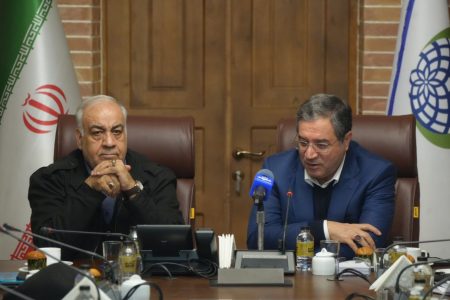 توسعه شبکه ریلی و جاده‌ای آذربایجان‌غربی در کانون گفت‌وگوی استاندار و معاون وزیر راه