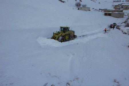 محورهای آذربایجان‌غربی پس از برف‌روبی گسترده به مدار تردد بازگشت