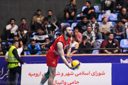 تقابل حساس شهرداری ارومیه و استقلال گنبد در هفته دهم لیگ برتر والیبال