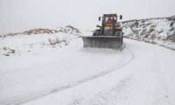 بارش پراکنده برف و مه‌گرفتگی در برخی محورهای مواصلاتی آذربایجان‌غربی