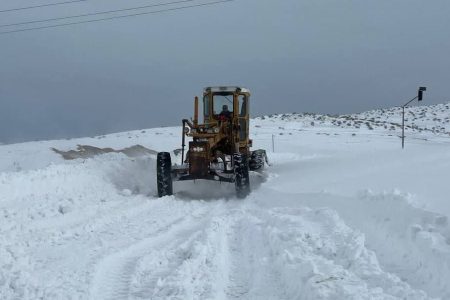 بازگشایی راه ۱۶ روستا و امدادرسانی به ۲۱۰ خودرو؛ همه محورهای آذربایجان‌غربی باز است